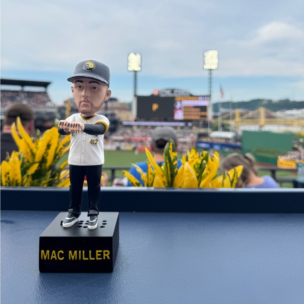 💛🖤Mac Miller Bobblehead Limited Edition